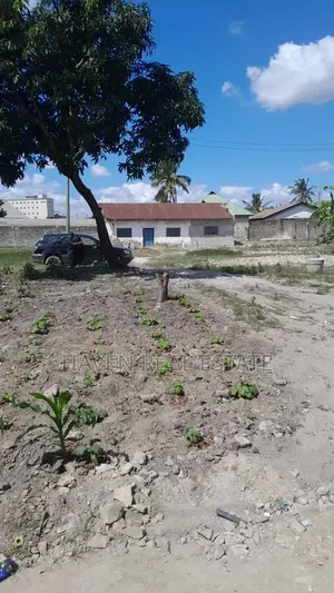 1 Acre Industrial Plot for Sale at Vingunguti