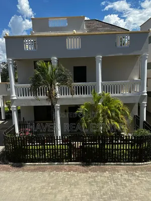 Furnished 4bdrm Villa in Masaki for rent
