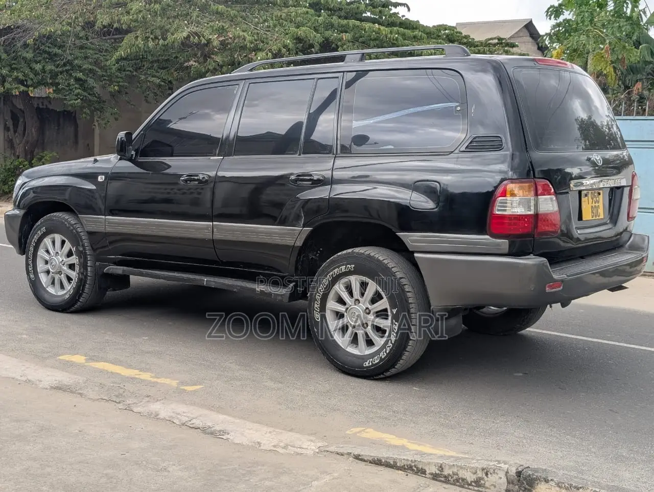 Toyota Land Cruiser 2005 Black