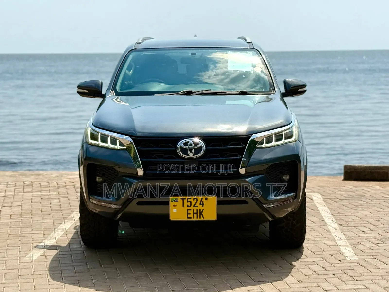 Toyota Fortuner 2016 Black
