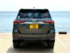 Toyota Fortuner 2016 Black