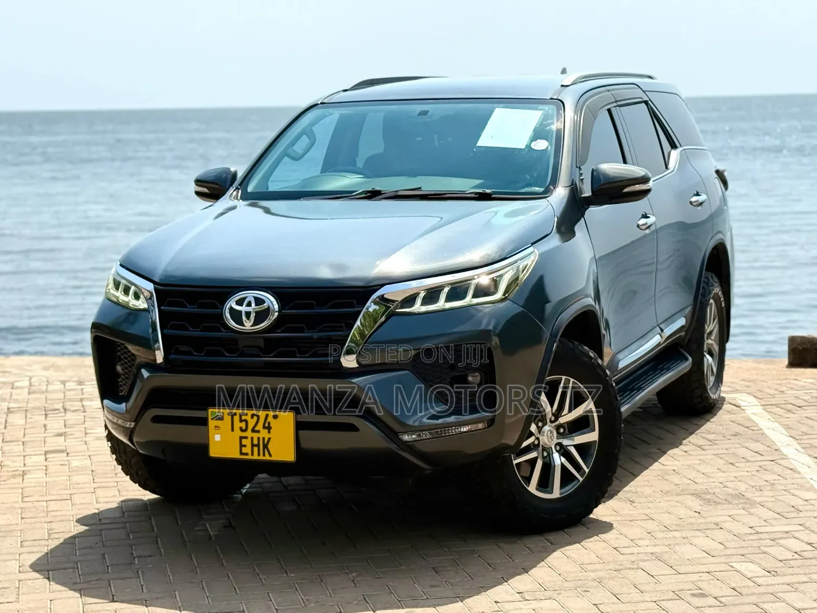 Toyota Fortuner 2016 Black