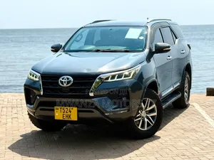 Toyota Fortuner 2016 Black