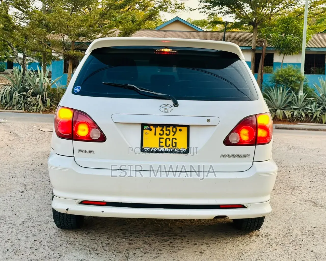 Toyota Harrier 2000 White