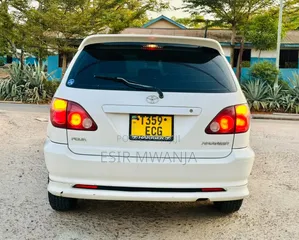 Toyota Harrier 2000 White