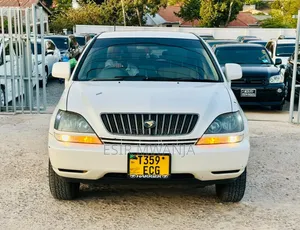 Toyota Harrier 2000 White