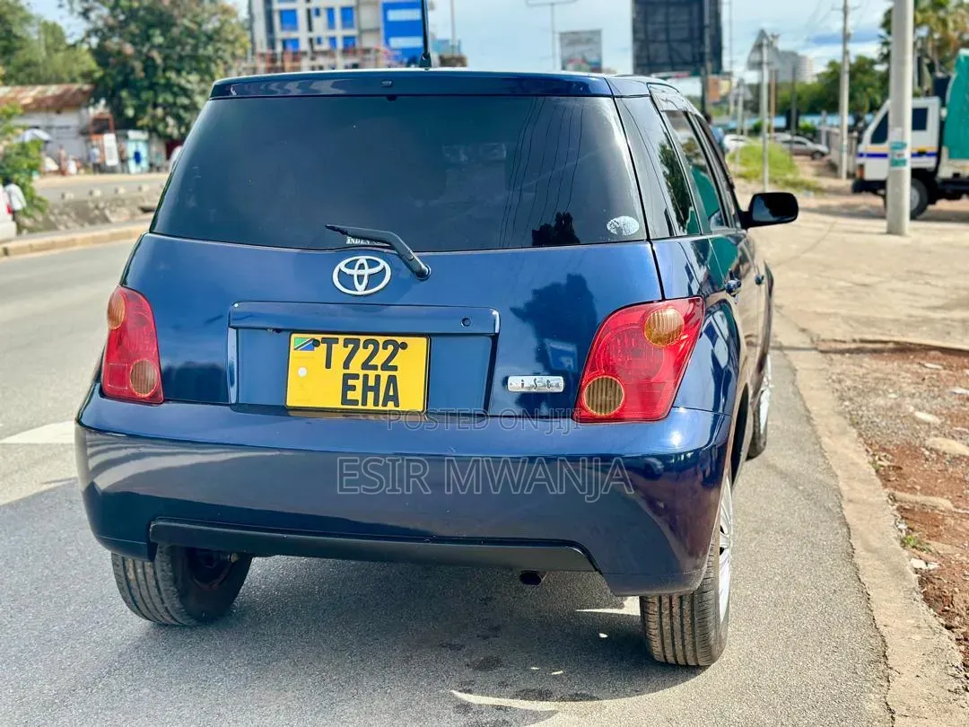 Toyota IST 2004 Blue