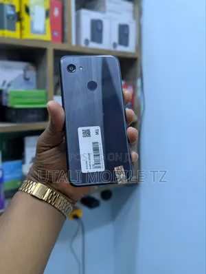 Kyocera Basio 3 KYV43 32 GB Black