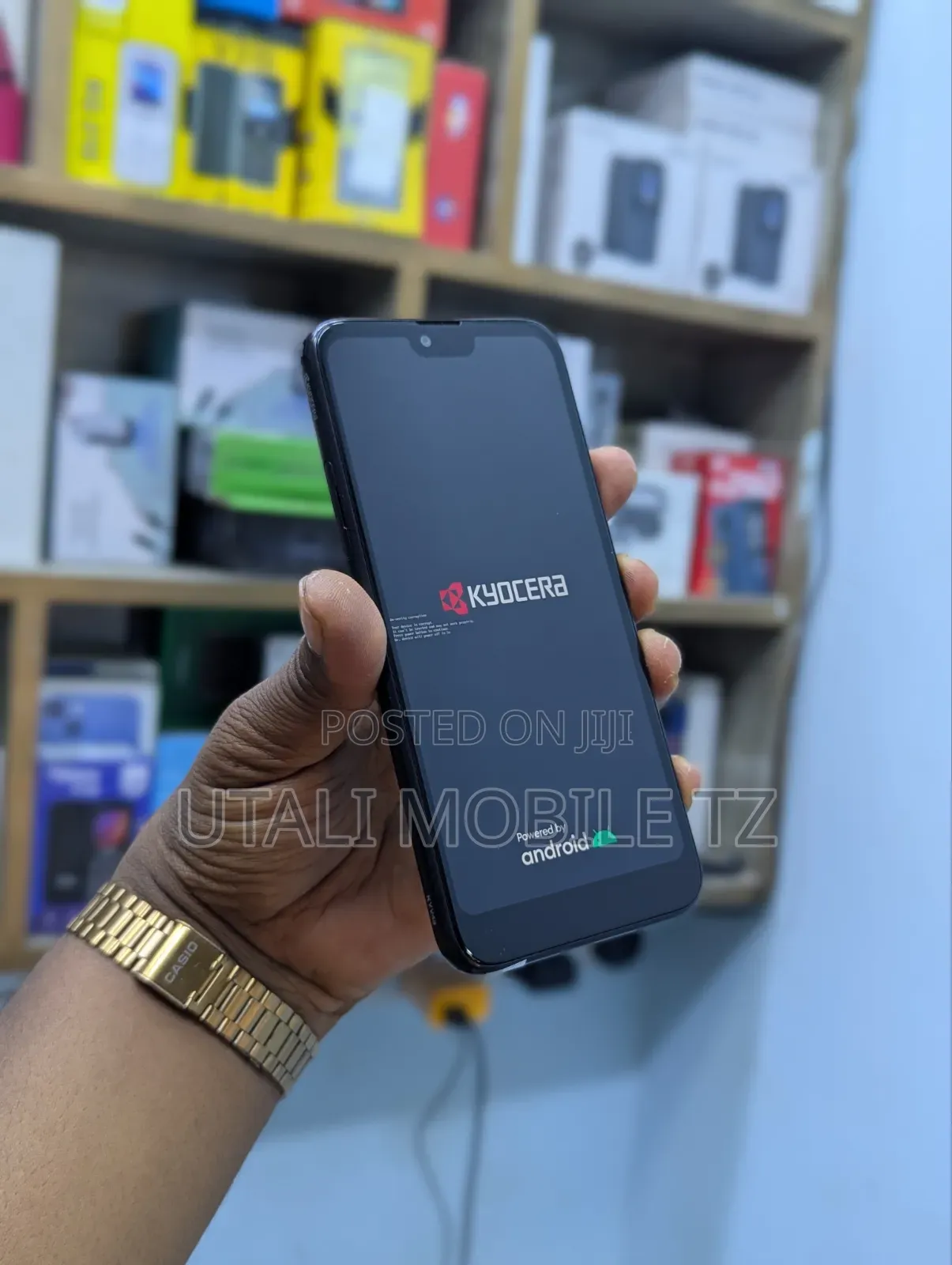 Kyocera Basio 3 KYV43 32 GB Black
