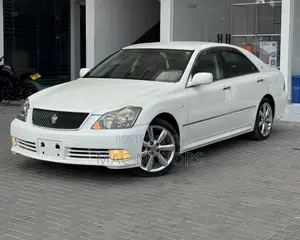 Toyota Crown 2004 White