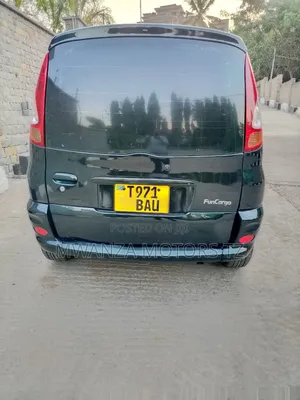 Toyota Fun Cargo 2004 Black