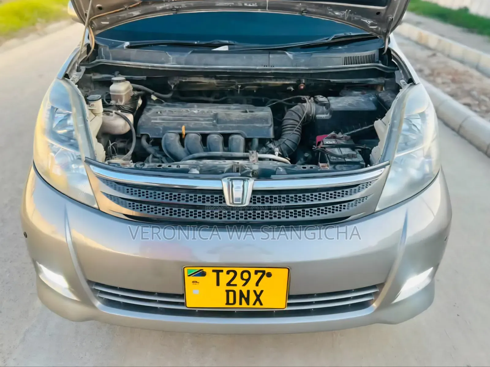 Toyota ISIS 2005