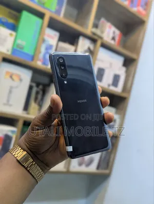Sharp Aquos Zero 5G Basic 64 GB Black