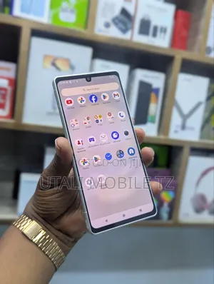 Sharp Aquos R8s pro 256 GB White