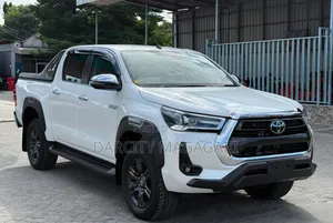 Toyota Hilux 2024 White