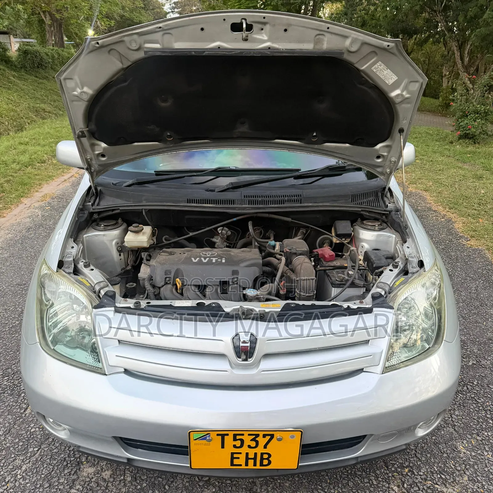 Toyota IST 2004 Silver