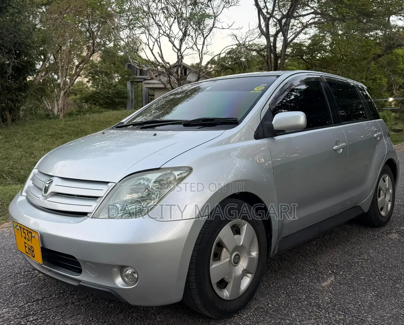 Toyota IST 2004 Silver
