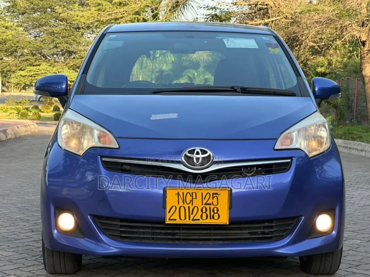 Toyota Ractis 2013 Blue