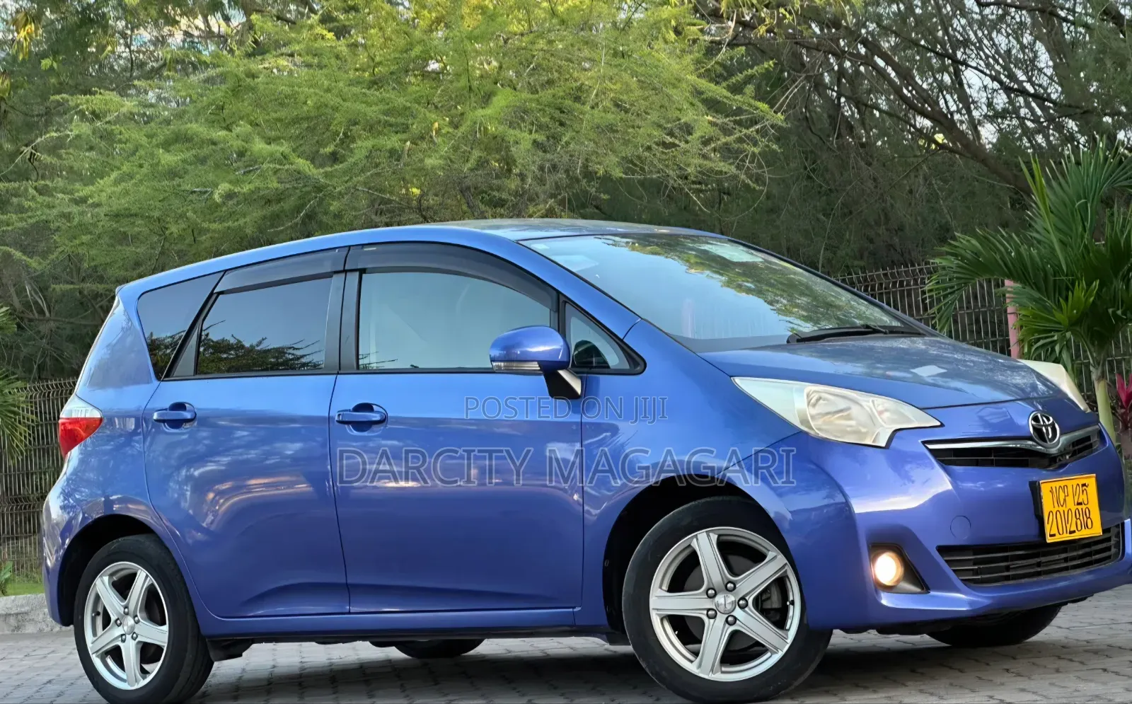 Toyota Ractis 2013 Blue