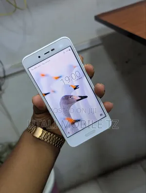 Sharp Aquos Sense 2 SHV43 32 GB White