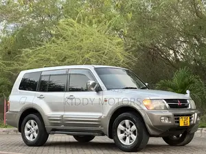 Mitsubishi Pajero 2004 Silver