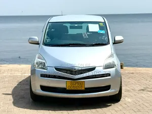 Toyota Ractis 2006 Silver