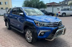 Toyota Hilux 2019 Blue