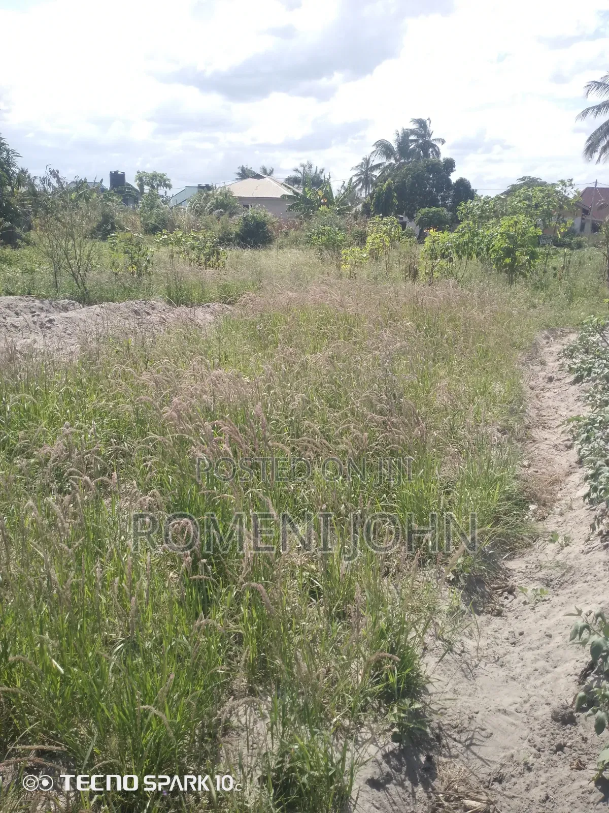 Kiwanja Sqmita 300 Kinauzwa Milioni 10,000,000/ Ukonga Bombambili.