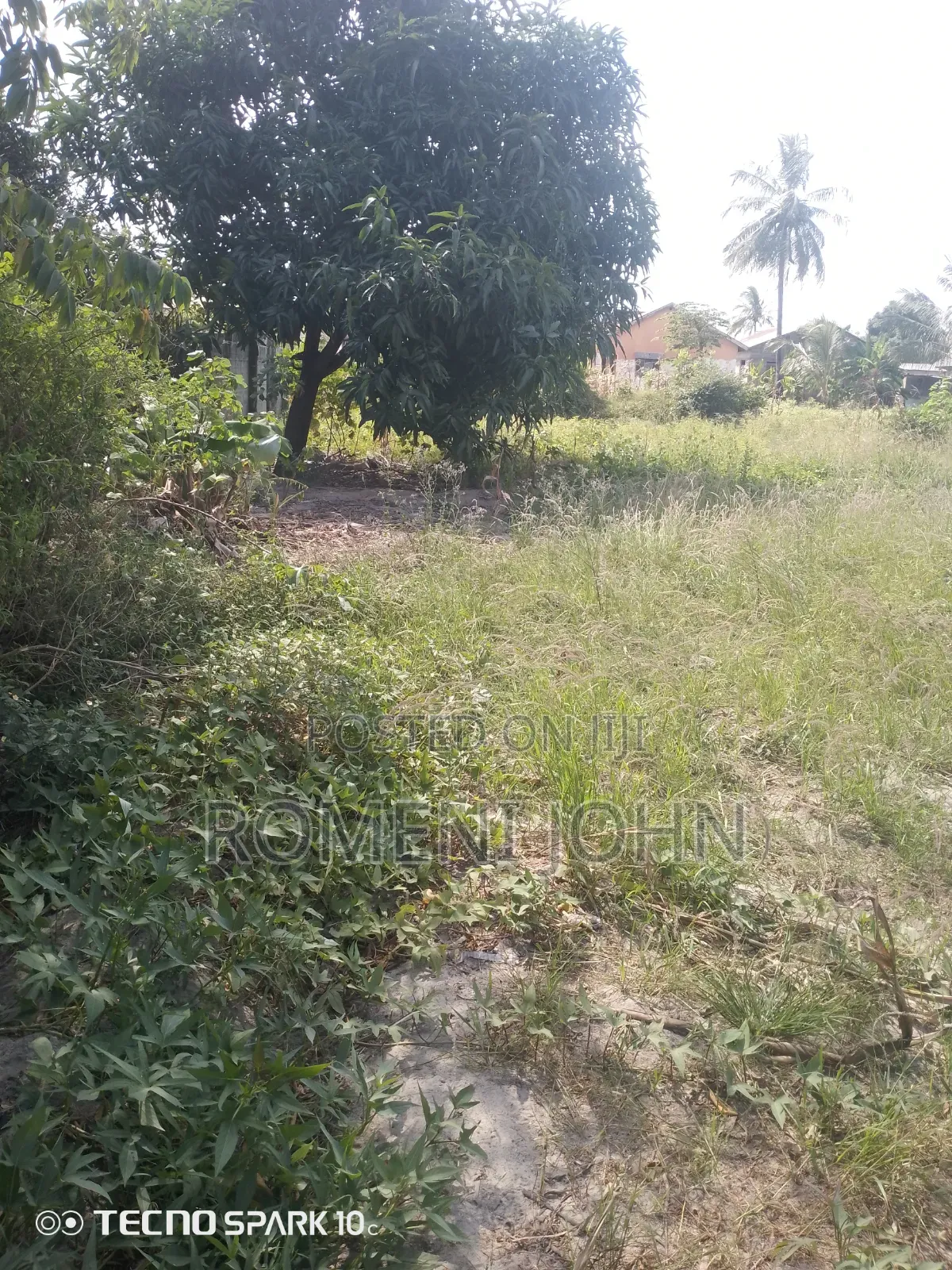 Kiwanja Sqmita 300 Kinauzwa Milioni 10,000,000/ Ukonga Bombambili.