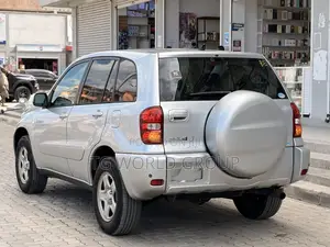 Toyota RAV4 1.8 2005 Silver