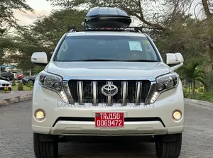 Toyota Land Cruiser Prado 2017 White