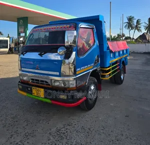 Mitsubishi Canter Tipper