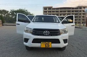 Toyota Hilux 2016 White
