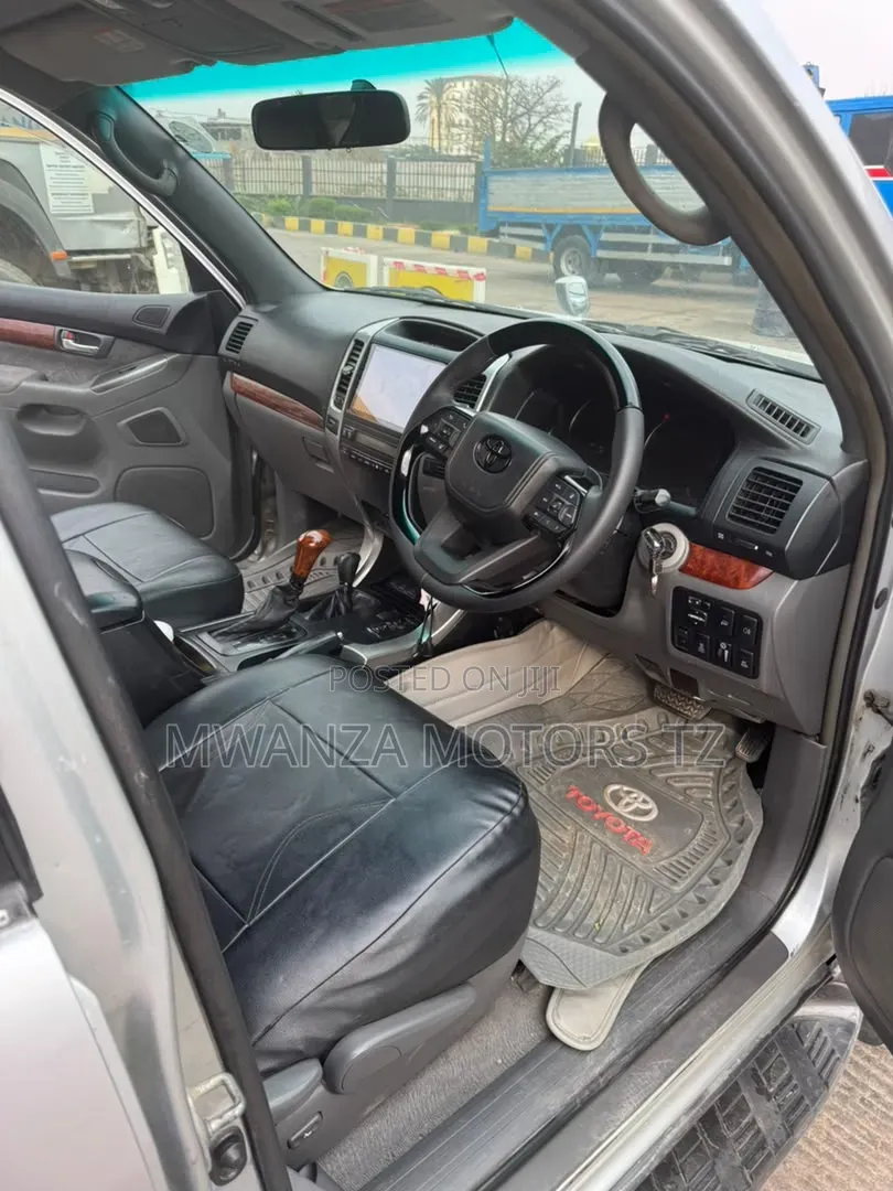 Toyota Land Cruiser Prado 2005 Silver