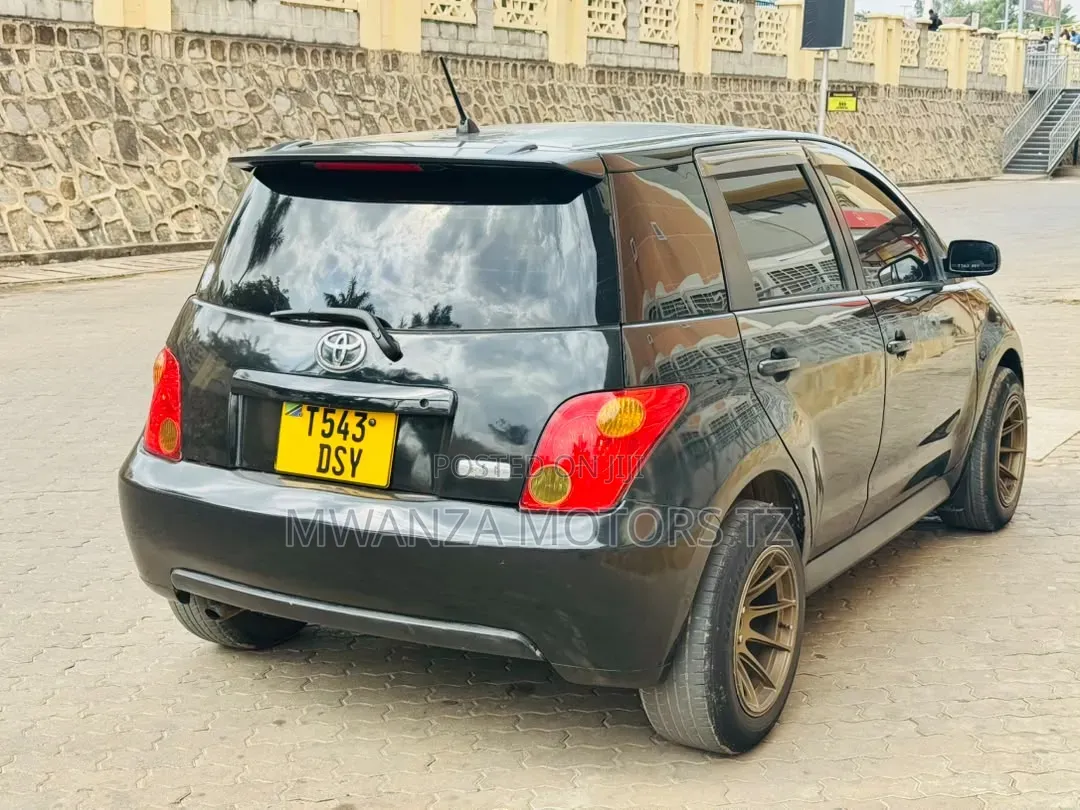 Toyota IST 2005 Matt Black