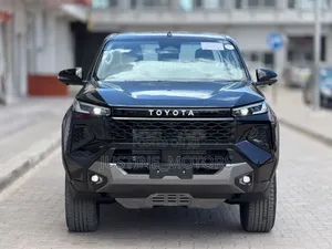 Toyota Hilux 2025 Black
