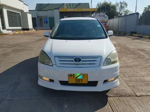 Toyota Ipsum 2005 White