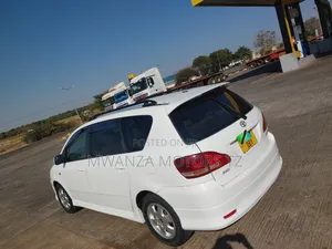 Toyota Ipsum 2005 White