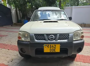 Nissan Hardbody 2011 White