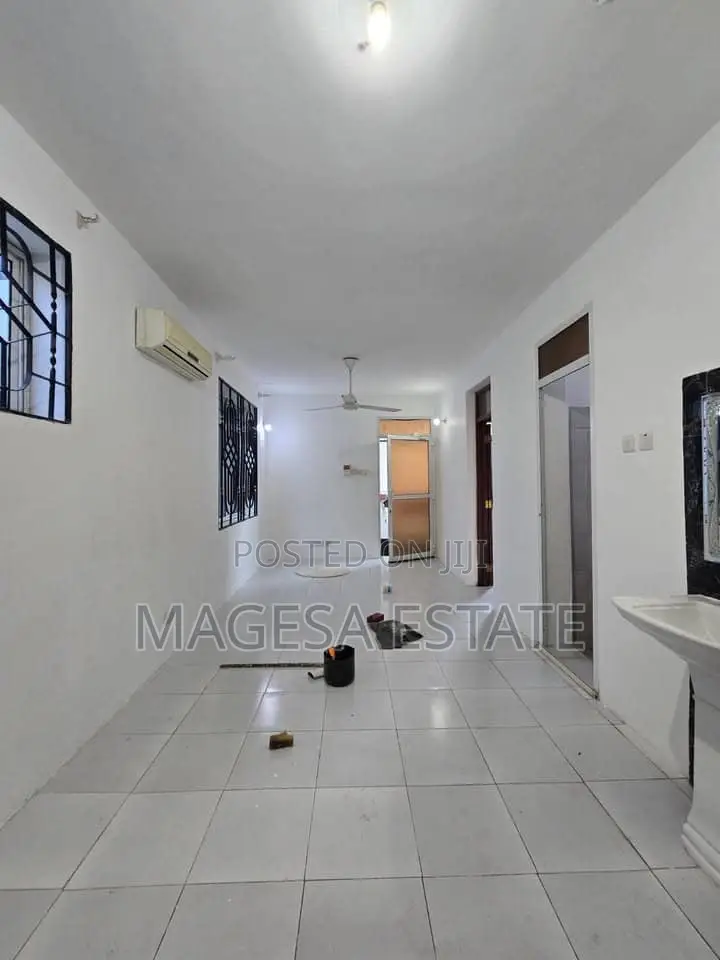 2bdrm Apartment in Oysterbay for rent
