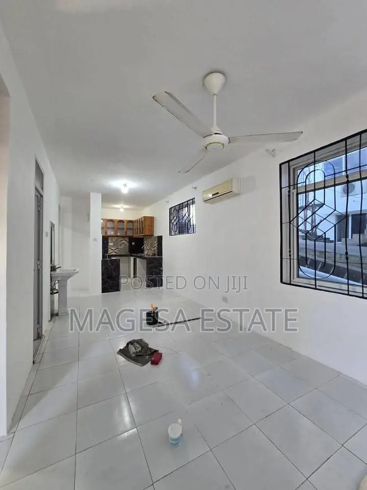 2bdrm Apartment in Oysterbay for rent
