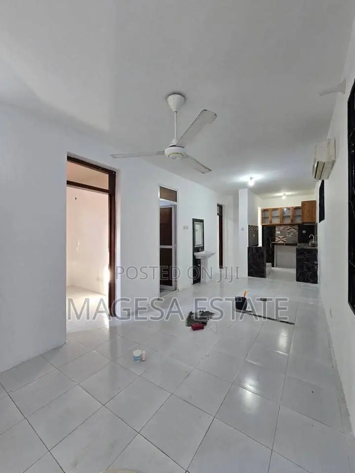 2bdrm Apartment in Oysterbay for rent