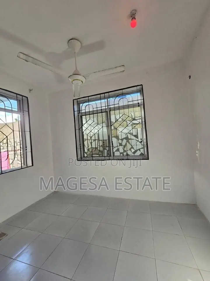 2bdrm Apartment in Oysterbay for rent