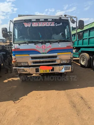 Mitsubishi Fusso Tipper V8 2006 Gray