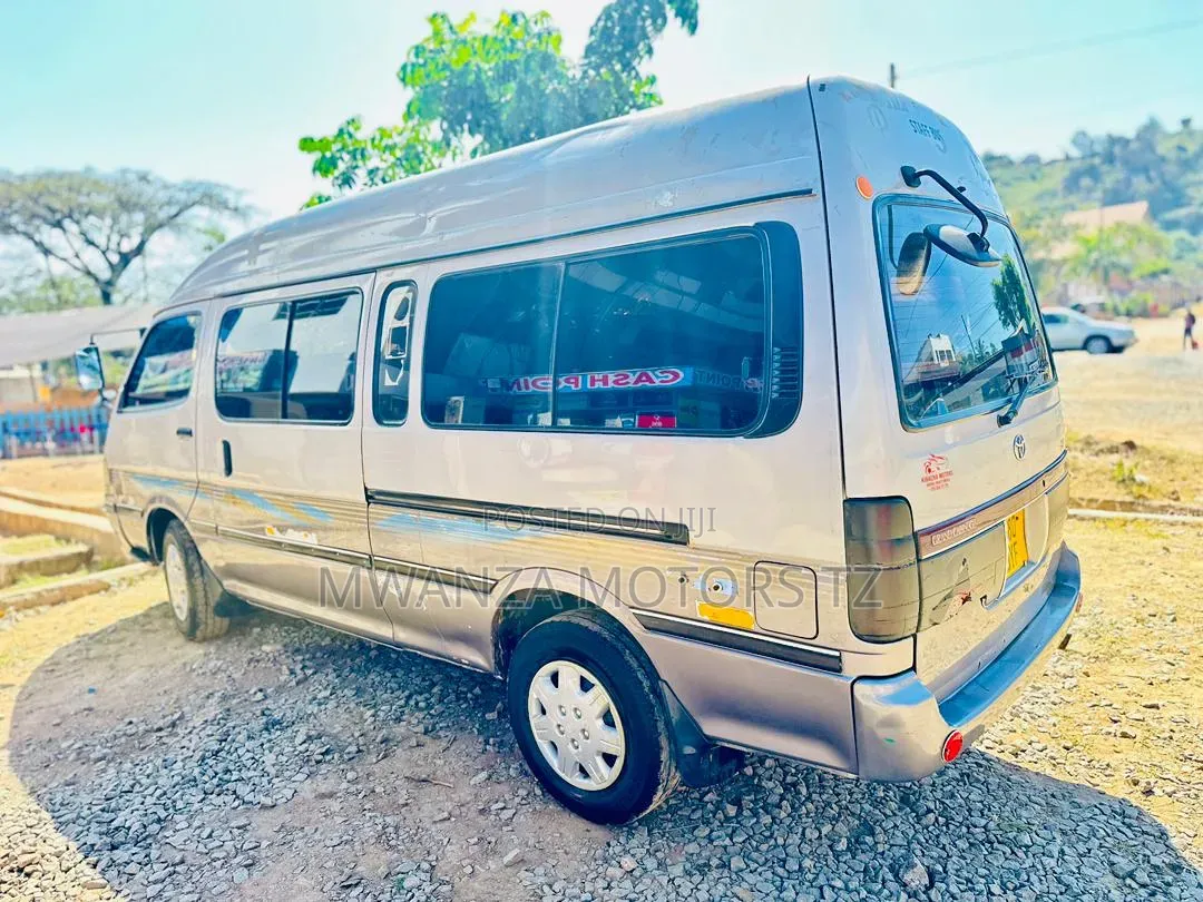 Toyota Grand HiAce 2006 Silver