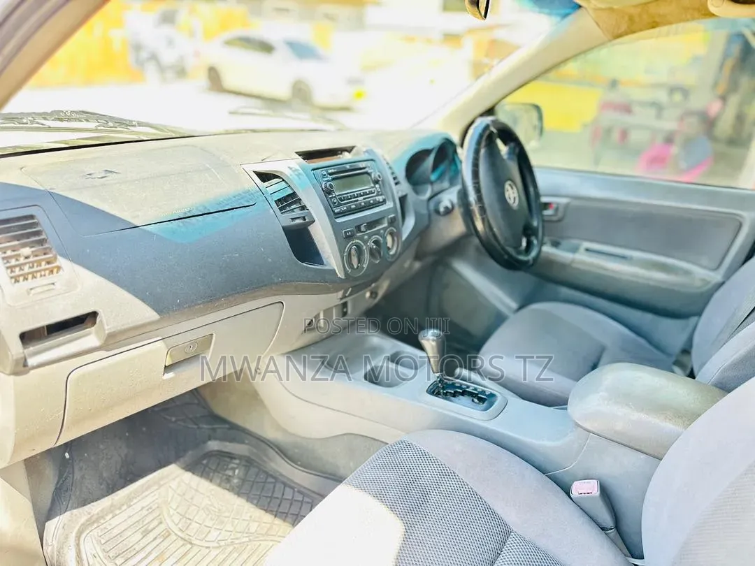 Toyota Grand HiAce 2006 Silver