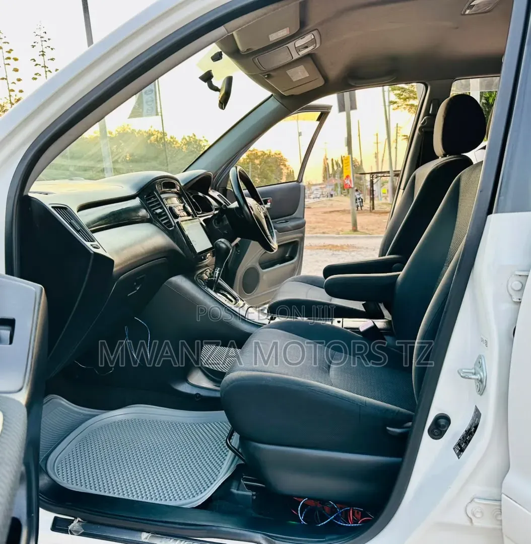 Toyota Grand HiAce 2006 Silver