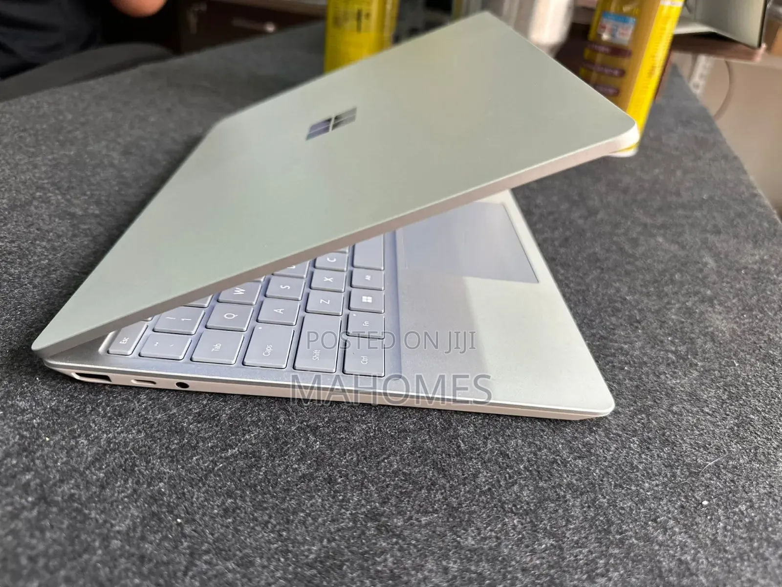 New Laptop Microsoft Surface Go 3 8GB Intel Core i5 SSD 256GB