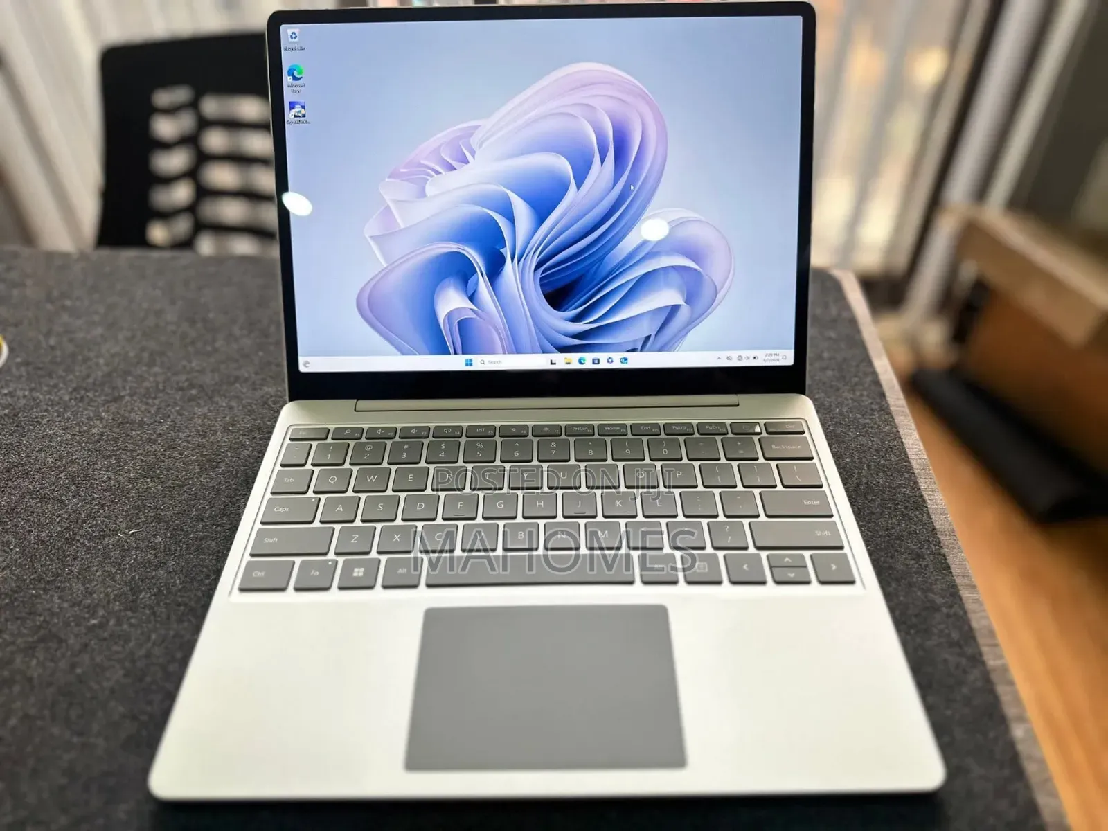 New Laptop Microsoft Surface Go 3 8GB Intel Core i5 SSD 256GB