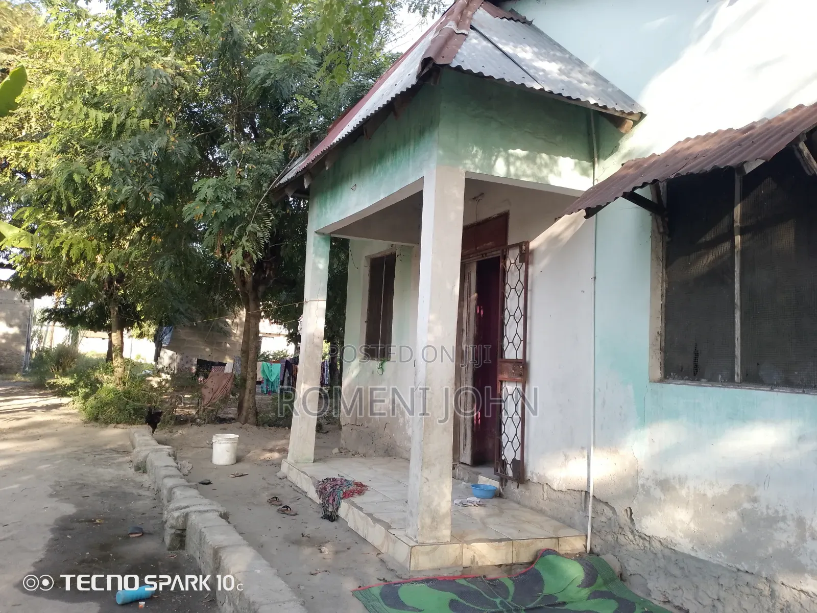 8bdrm Apartment in Tanzania Daresalaam., Ilala for sale